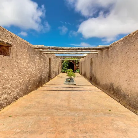 Casa El Mirador * Guinate
